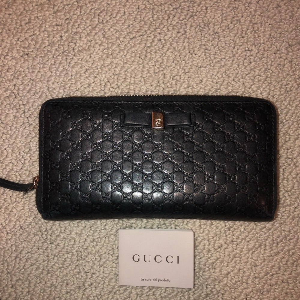 Gucci Bow Embossed Wallet 🎀